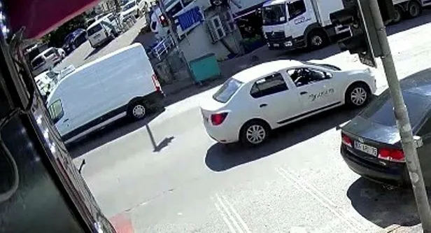 cekmekoyde-feci-kaza-yasli-surucu-iki-kadini-ezdi-1657967366158.jpeg Çekmeköy'de feci kaza! Yaşlı sürücü iki kadını ezdi-2