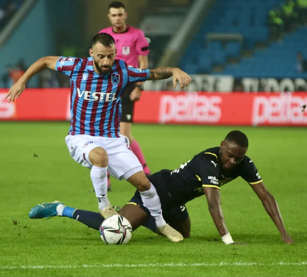 son-dakika-trabzonspor-paylasti-abdullah-avcinin-fenerbahce-galibiyetini-getiren-konusmasi-1634563247853.jpg SON DAKİKA: Trabzonspor paylaştı! Abdullah Avcı'nın Fenerbahçe galibiyetini getiren konuşması-7