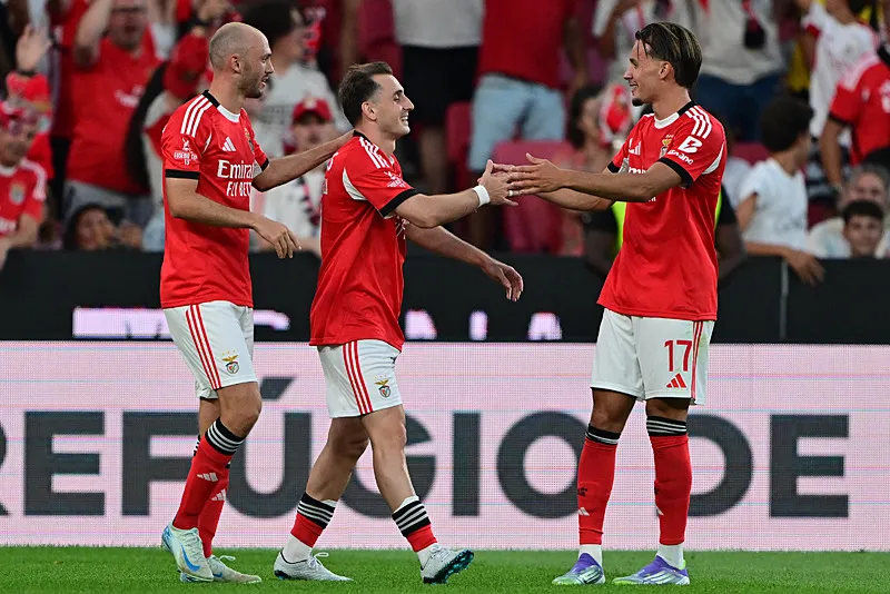 Fenerbahçe'den Galatasaray'a dev çalım! Okan Buruk bizzat isim vermişti - 16