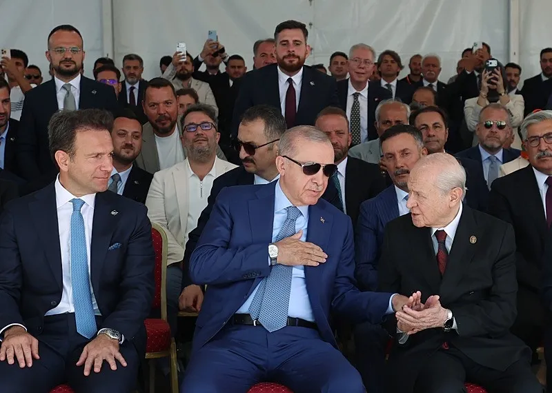 1071-ruhu-baskan-erdogandan-malazgirtte-terorsuz-turkiye-vurgusu-dost-dusman-herkes-bilsin-bolgemizde-tarih-ye-1787739707568.jpeg "1071" ruhu: Başkan Erdoğan'dan Malazgirt'te Terörsüz Türkiye vurgusu: Dost düşman herkes bilsin bölgemizde tarih yeniden yazılıyor-6