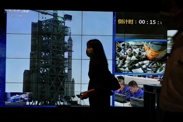 Çin resmen açıkladı! 5 yıl sonra ilk insanlı uzay misyonu: Shenzhou-12 başarıyla fırlatıldı-2