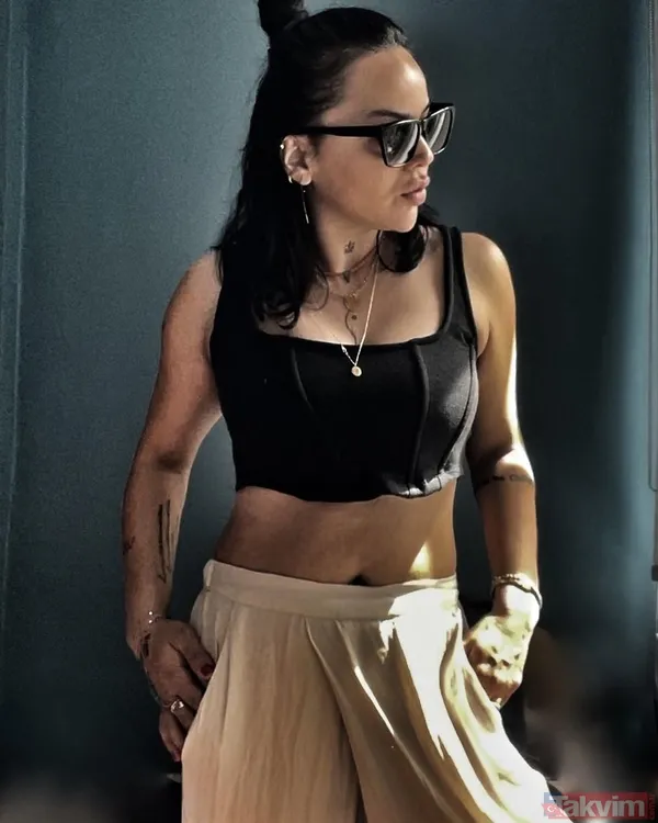 Yalı Çapkını'nın Seyran'ı Afra Saraçoğlu taytını çekti dur durak bilmedi! Çağatay Ulusoy'la aşk itirafının ardından spor pozları olay oldu: "Tazı gibi" - 45