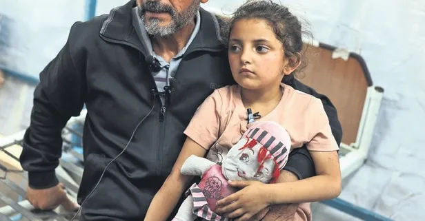 Diri diri yaktılar | Katil İsrail ordusu Gazze'deki Fehmi el-Cercavi okulunu bombaladı!