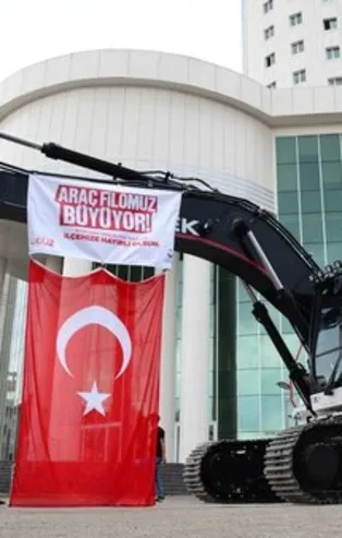 CHP'li Mansur Yavaş'a tepkiler çığ gibi büyüyor: "Ankara'da muz hayali yerine gerçek hizmet istiyoruz"