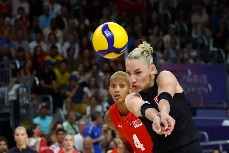 turkiye-italya-voleybol-youtube-canli-trt1-youtube-4k-canli-izle-ekrani-ile-filenin-sultanlari-yari-final-maci-1723147730842.jpeg İtalya Türkiye 3-0 VOLEYBOL MAÇ SONUCU || ÖZET-4