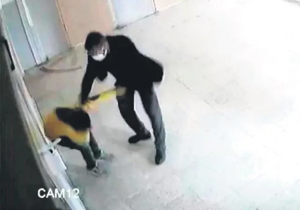 tren-carpmasi-sonucu-ayagini-kaybeden-15-yasindaki-futbolcu-eren-bulut-umudunu-kaybetmedi-1648240216792.jpeg Tren çarpması sonucu ayağını kaybeden 15 yaşındaki futbolcu Eren Bulut umudunu kaybetmedi!-3