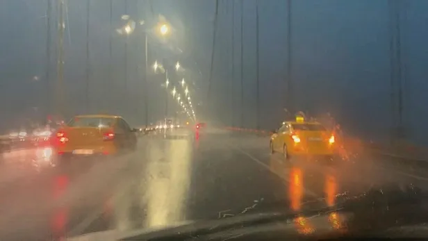 Son dakika: İstanbul'da sağanak yağış etkili oldu-2
