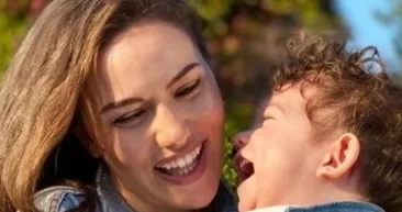 Kuruluş Osmanın yıldızı Burak Özçivitin eşi ve oğlunun fotoğrafında dikkat çeken detay! Değeri dudak uçuklattı