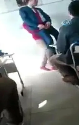 Sınıfta skandal görüntüler