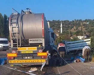 TIR kamyonete çarptı 15 işçi öldü