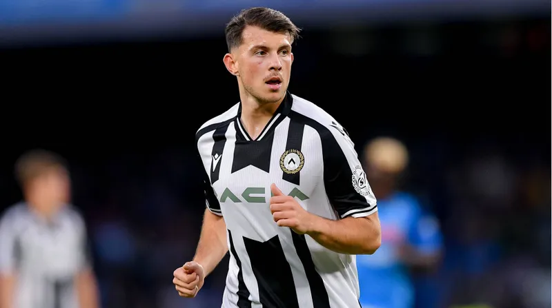 fenerbahceye-transferde-kotu-haber-52-milyon-euroluk-anlasma-sonrasi-imzalar-atilacak-1723819703405.jpg Lazar Samardzic