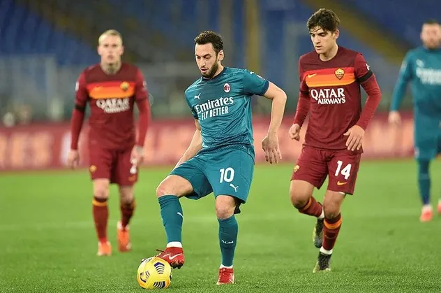 Son dakika: Hakan Çalhanoğlu Galatasaray'a mı geliyor? Taraftarları heyecanlandıran paylaşım!