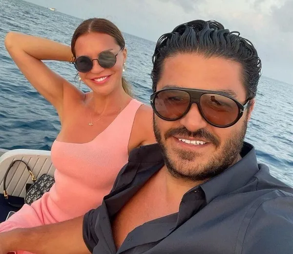 ebru-sallinin-esi-ugur-akkus-istanbul-havalimaninda-gozaltina-alindi-akkus-ifadesinin-ardindan-adliyeye-1686603227602.jpeg Ebru Şallı'nın eşi Uğur Akkuş İstanbul Havalimanı'nda gözaltına alındı! Akkuş ifadesinin ardından adliyeye...-2