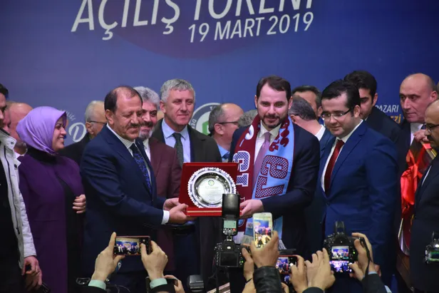 Bakan Albayrak, baba ocağı Dernekpazarı’nda halka seslendi-3