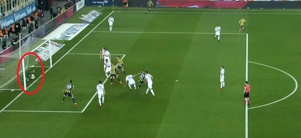 Fenerbahçe - Osmanlıspor maçında tartışmalı gol! Çizgiyi geçti mi?-1