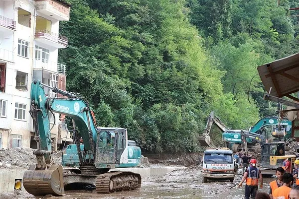 son-dakika-giresundaki-selde-kaybolan-7-kisiden-birinin-daha-cansiz-bedenine-ulasildi-1598687846623.jpeg Son dakika: Giresun'daki selde kaybolan 7 kişiden birinin daha cansız bedenine ulaşıldı!-2
