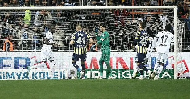 Fenerbahçe Adana Demir engelini geçemedi, zirve yarışında ağır darbe aldı