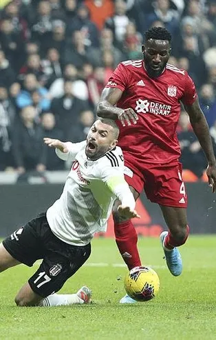 Erman Toroğlu'ndan flaş penaltı yorumu | Burak Yılmaz'ın yerde kaldığı pozisyon...