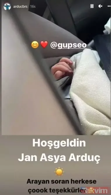 4 sene evvel evlenen Gupse Özay ile Barış Arduç'un kızına bakın! Jan Asya'yı kimi anneye kimi babaya benzetti! Aşkları Deliha filminde başlamıştı - 7