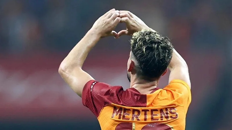 1711325304048.jpeg Galatasaray'ın 10 numarası Dries Mertens’e şok talip! 2 kulüp pusuda bekliyor...-5