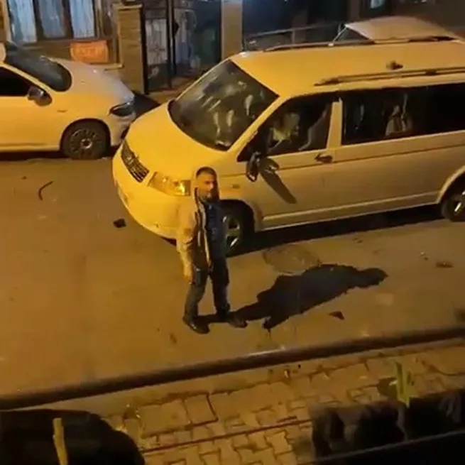 Demir sopayla öfke saçtı!