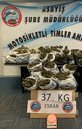 Ankara'da uyuşturucu operasyonu! Evinde ve üzerinde 37 kilo esrar ele geçirildi