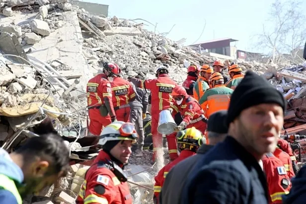 depreme-yardim-eden-ulkeler-listesi-2023-hangi-ulke-ne-yardim-gonderiyor-dunyadan-turkiyeye-buyuk-destek-1676196012959.jpeg Depreme yardım eden ülkeler listesi 2023! Dünyadan Türkiye'ye büyük destek! Hangi ülke, ne yardım gönderiyor?-14