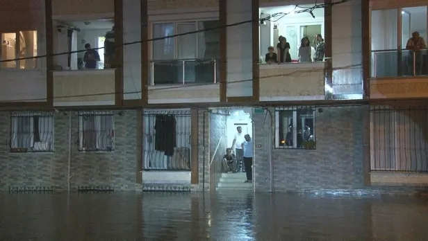 İstanbul ve 6 il için turuncu alarm! Esenyurt'ta kuvvetli yağış sele neden oldu | HAVA DURUMU-5