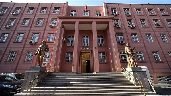 yargitaydan-milyonlarca-isciyi-ilgilendiren-emsal-karar-donus-bileti-bulamadi-isten-kovuldu-kidem-ve-ihbar-taz-1651731123443.jpg Yargıtay'dan milyonlarca işçiyi ilgilendiren emsal karar! Dönüş bileti bulamadı işten kovuldu! Kıdem ve ihbar tazminatı...-3