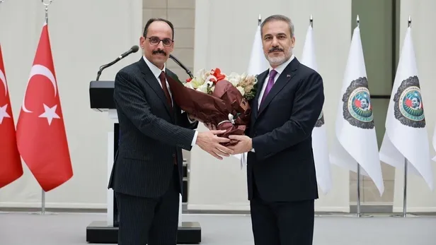 mitte-devir-teslim-toreni-ibrahim-kalin-hakan-fidandan-gorevi-devraldi-1686061103264.jpeg MİT'te devir teslim töreni! İbrahim Kalın, Hakan Fidan'dan görevi devraldı-1