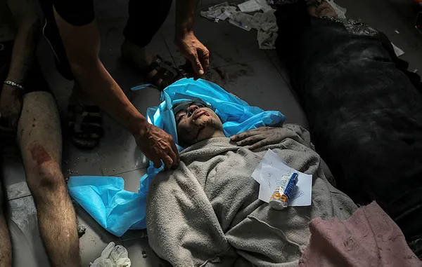 İşgalci İsrail Gazze'ye her saniye bomba yağdırıyor: 1 gecede 400 nokta 704 mazlum! | Hamas 2 rehineyi serbest bıraktı... Hastaneler çöktü-17