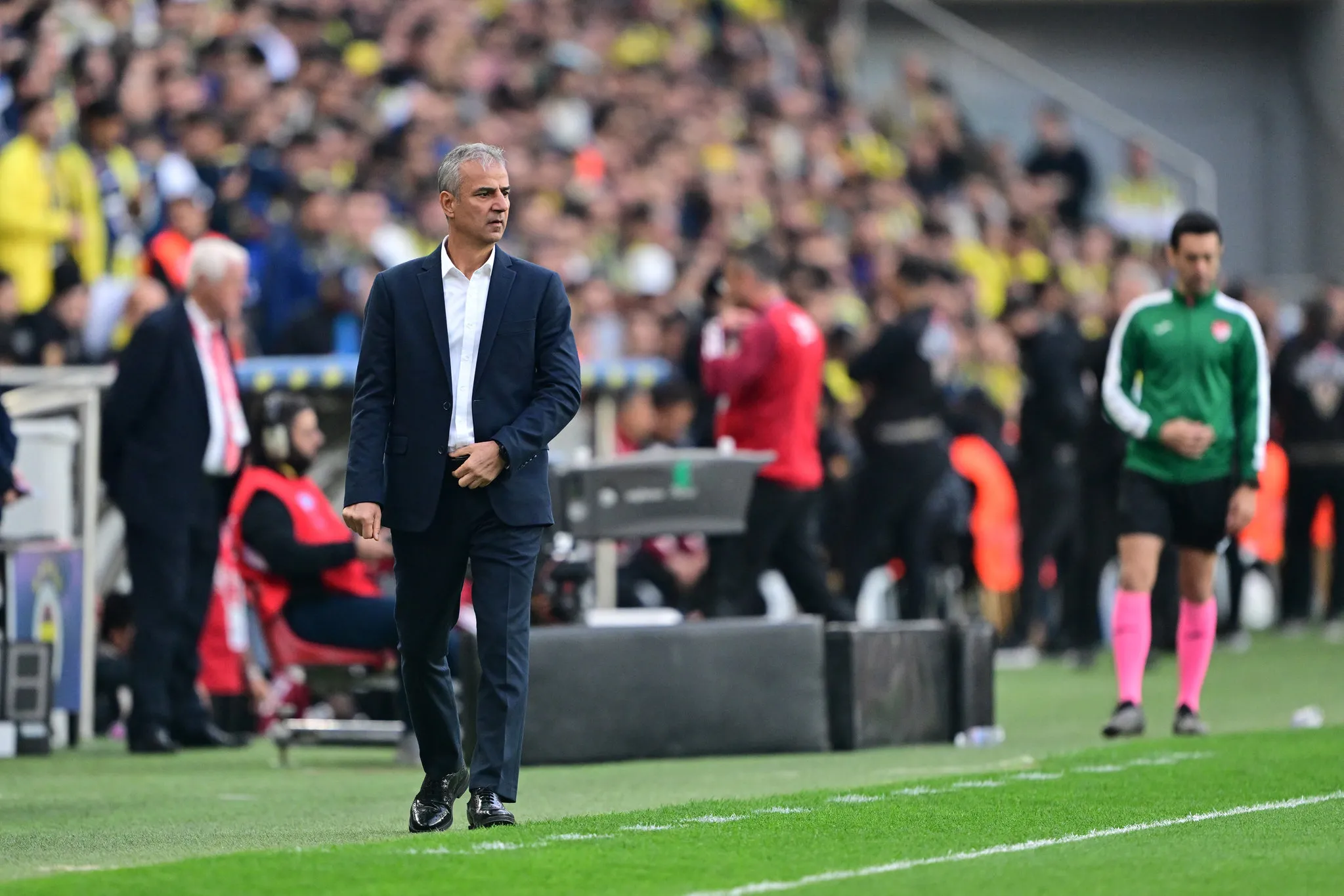 Fenerbahçe'de İsmail Kartal'dan camiayı şoke eden karar! - 1