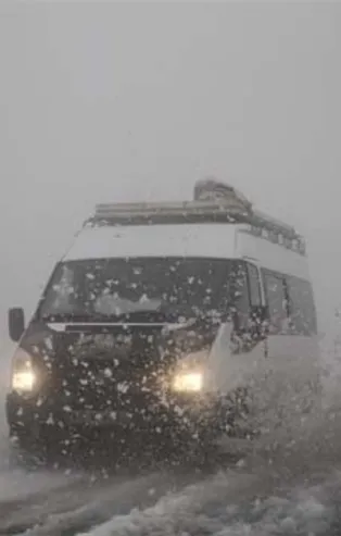 Van Bahçesaray'da kar yağışı etkili oluyor