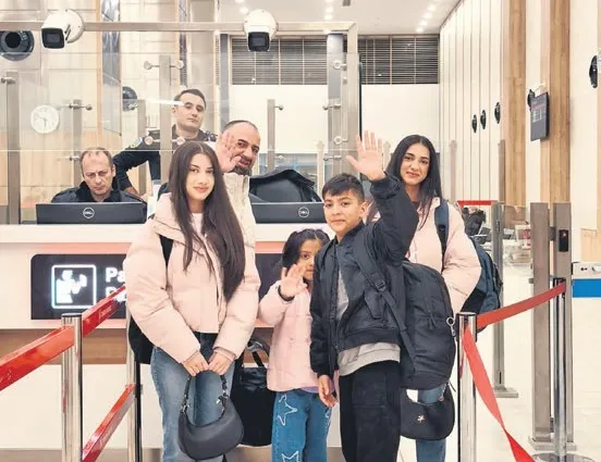 Trabzon’da yürekleri dağlayan veda: Öksüz kalan 4 kardeş Almanya’ya uğurlandı