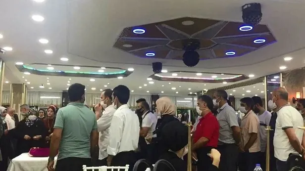 Son dakika: İstanbul'daki düğün ve eğlencelerde sosyal mesafe hiçe sayıldı-2