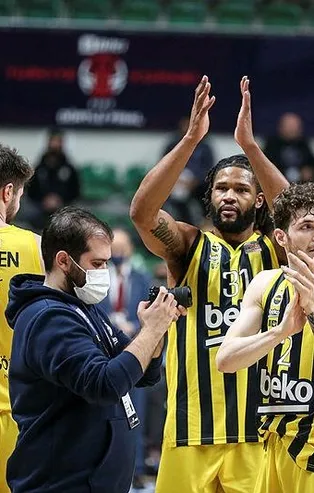 Olaylı maçta Fener güldü
