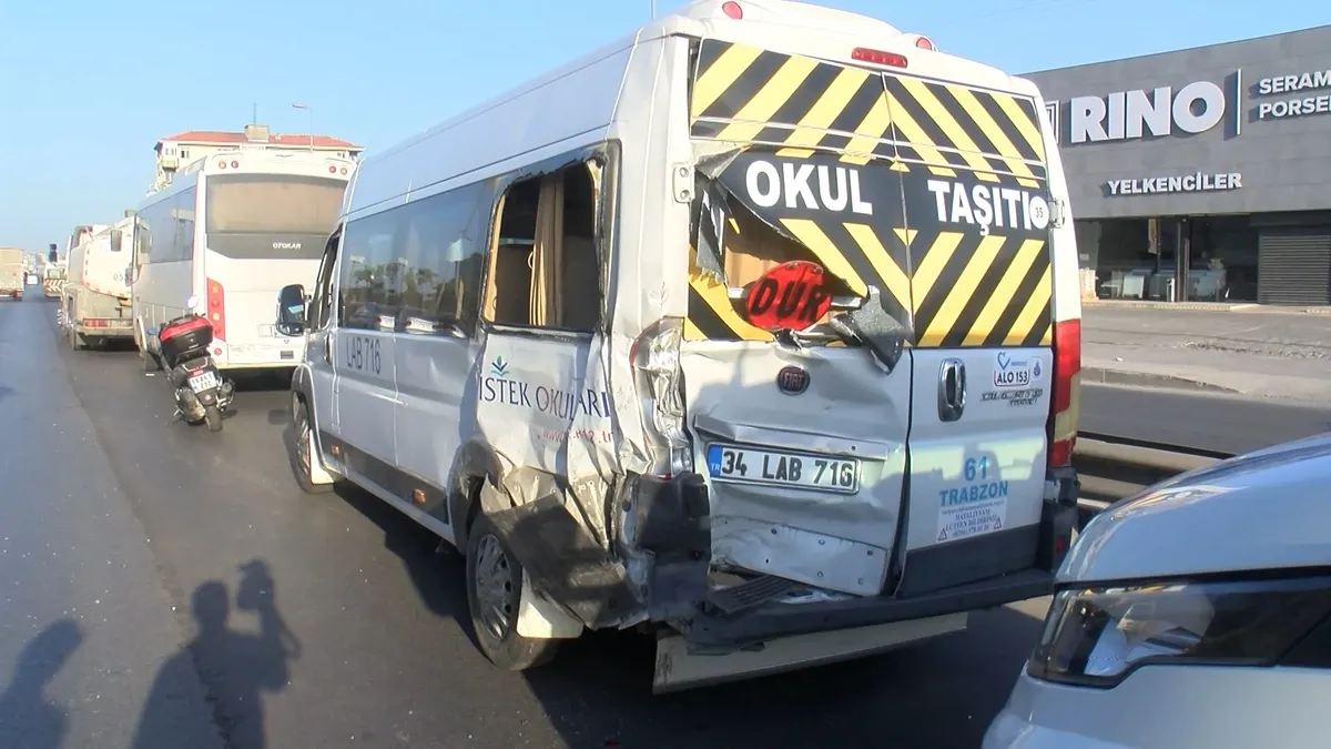 İstanbul Küçükçekmece'de yol tartışması zincirleme kaza getirdi: 13 yaralı