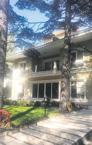 Sarar ailesini soyan iki zanlı Bulgaristan'da yakalandı