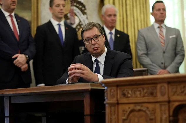 Sırbistan Cumhurbaşkanı Aleksandar Vucic'ten "ne imzaladım ben" bakışı! Trump'ın açıklaması sırasında şoka girdi