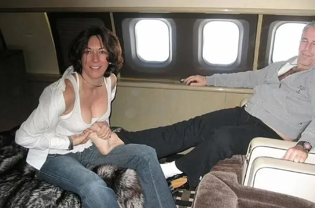 Sapık milyarder Jeffrey Epstein'in Lolita Ekspresi'ndeki skandal fotoğraflar ortaya saçıldı