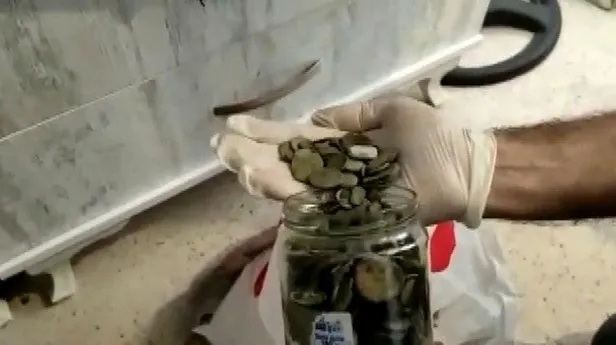 izmirde-tarihi-eser-operasyonu-1085-parca-ele-gecirildi-1666336499826.jpeg İzmir'de tarihi eser operasyonu: 1085 parça ele geçirildi-1