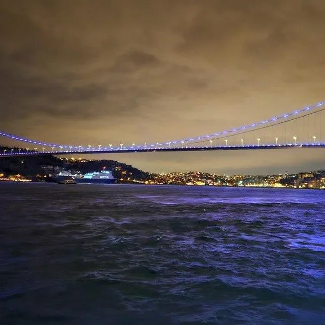 Kanser farkındalığı için ışıklandırıldı!