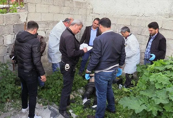 Adana'da korkunç olay! Taşlanarak öldürüldü! Avuçlarından 4 bin TL çıktı-3