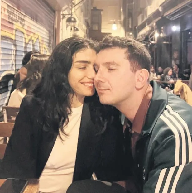 cannes-film-festivali-giden-merve-dizdar-kiyafetiyle-alay-konusu-oldu-unlu-oyuncudan-rest-igrenc-rezil-berbat-1685056675339.jpeg Cannes Film Festivali giden Merve Dizdar kıyafetiyle alay konusu oldu! Ünlü oyuncudan rest: İğrenç, rezil, berbat...-7