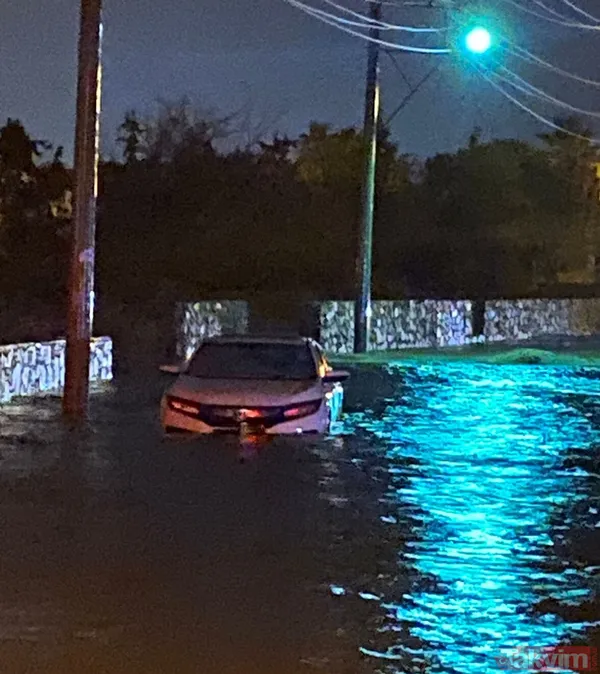 Bodrum'u sağanak vurdu! İş yerleri ve evleri su bastı - 13
