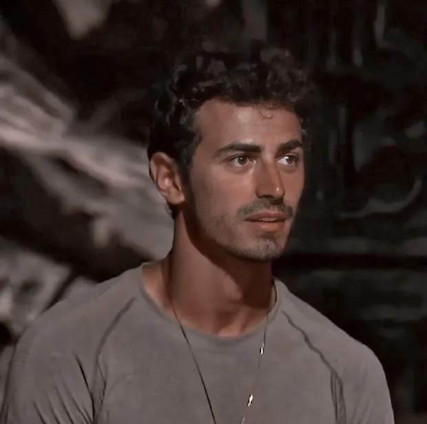 Survivor'dan diskalifiye olan Emin meğer yarışma yarışma geziyormuş! Vedasıyla ağlatan Emin Günenç sevgilisiyle Ben Bilmem Eşim Bilir'e...-2