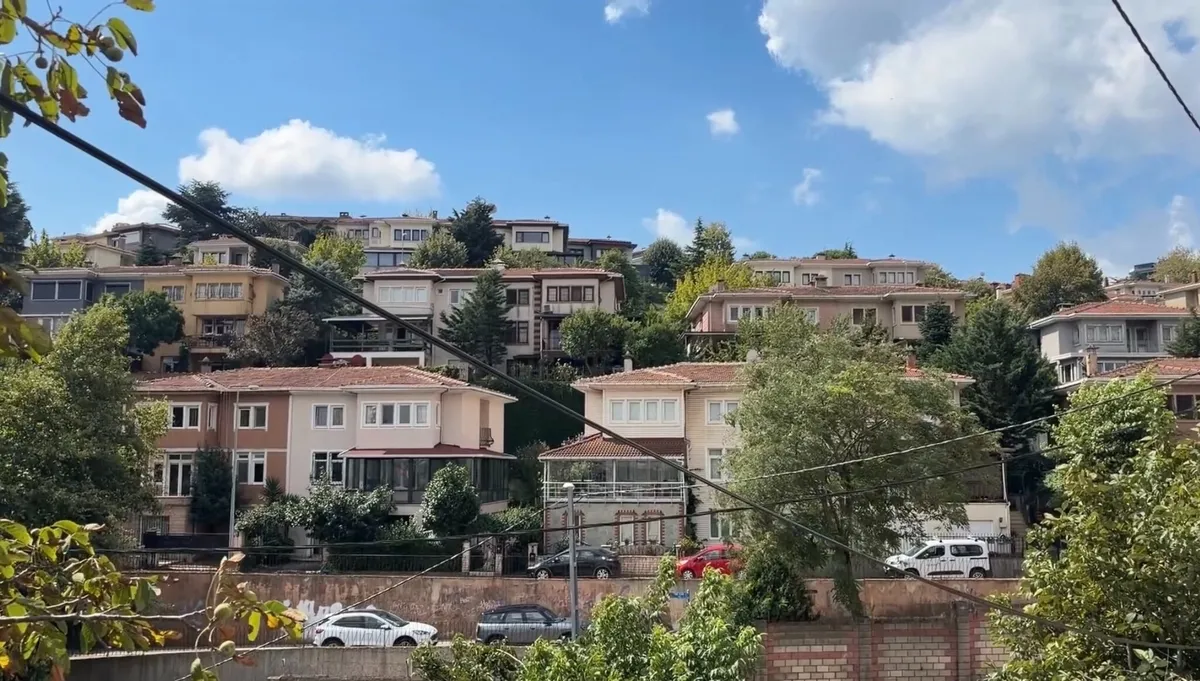yazar-murat-koparan-villada-basindan-vurulmus-halde-bulundu-1787998879198.jpeg Yazar Murat Koparan villada başından vurulmuş halde bulundu-3