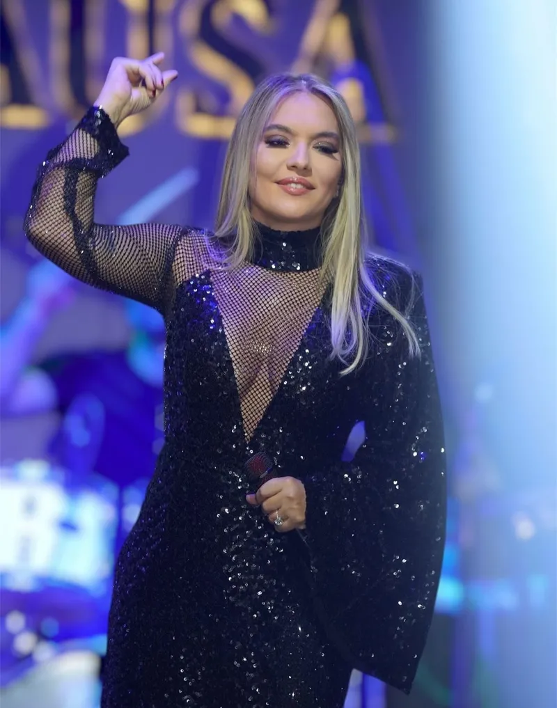 demet-akalin-yapay-zeka-dolandiricilarini-ifsa-etti-nasil-bir-gerizekaliliktir-ya-1775220735456.jpg Demet Akalın yapay zeka dolandırıcılarını ifşa etti: "Nasıl bir gerizekalılıktır ya?"-4