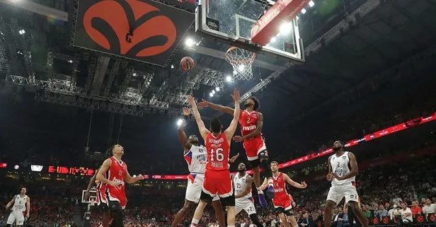 Anadolu Efes finalde!