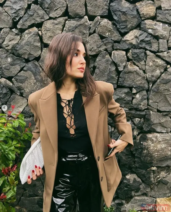 Hande Erçel içine bir şey giymedi güzelliğiyle akılları baştan aldı 'ne kaybettiğine dön bir bak Kerem Bürsin' - 7